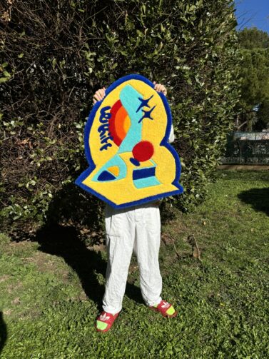 Le kiff Tapis coloré au design chaleureux avec écriture moderne signée le kiff apis tapisserie tufting mignon coloré enfant chambre décoration couleur