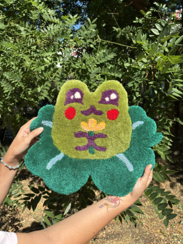 tapis tapisserie tufting mignon crapaud coloré enfant chambre décoration couleur