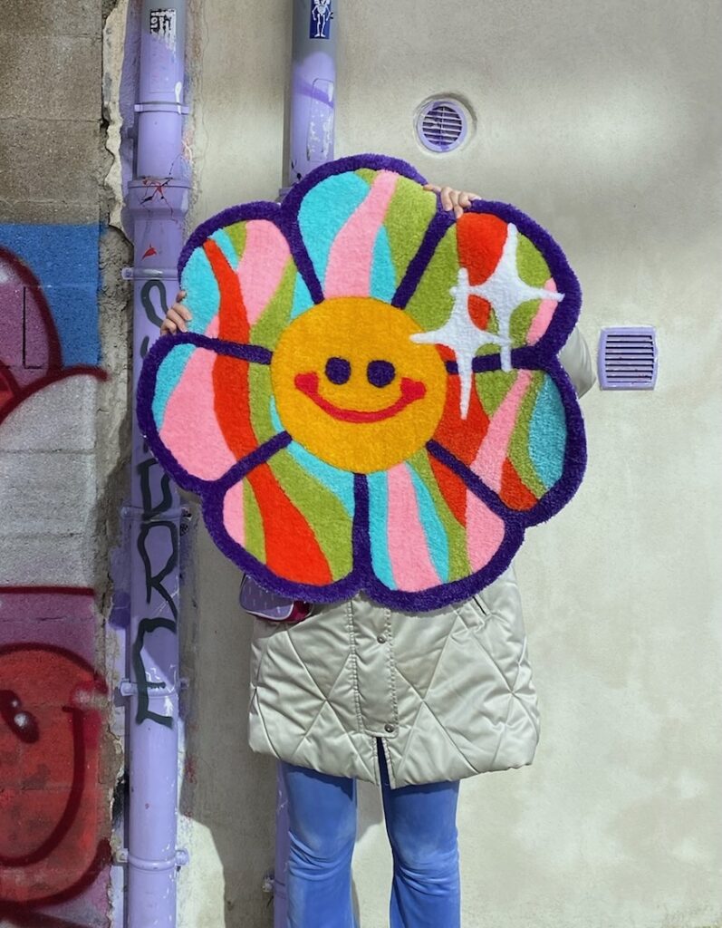 tapis tapisserie tufting fleur smiley sourire couleurs étoile enfant chambre